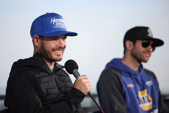 HMS’ $12M-worth Kyle Larson jokingly expose the secret behind Chase Elliott seriousness and focus