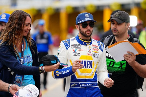 “He Makes My Dream Come True”: Chase Elliott Surprises Fans with His Deliberate Actions