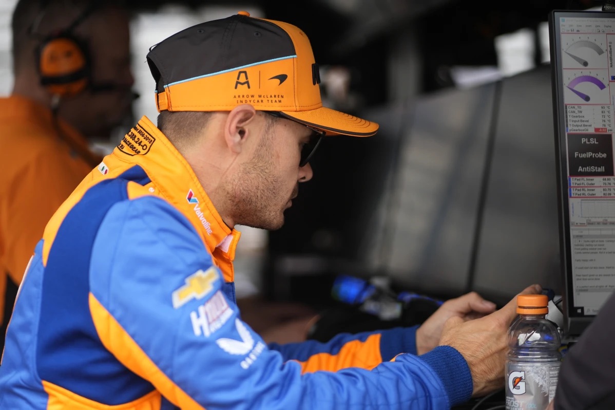 Kyle Larson get frustrated as Indianapolis 500 prep goes slower than anticipated