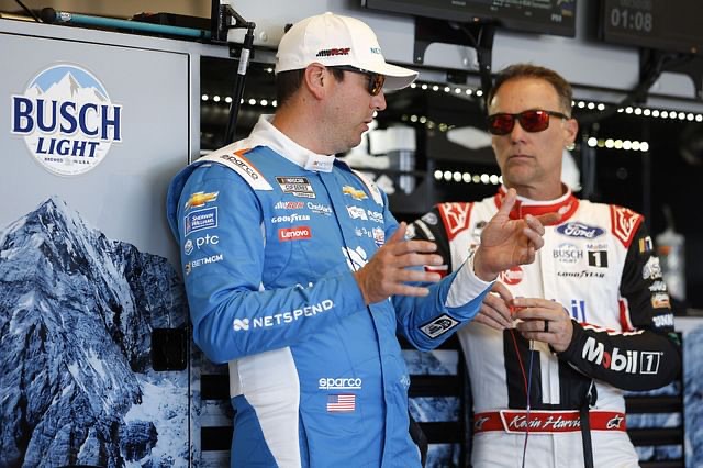 Kevin Harvick terms Kyle Busch’s present RCR situation as a “disastrous mess” – “They don’t have speed”