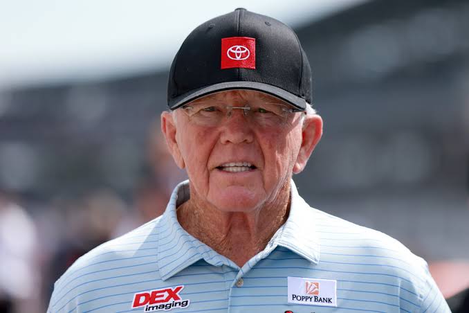 “Joe Gibbs’ Veteran Breaks Silence, Claims 7-Year Redemption After Shocking NASCAR Suspension”