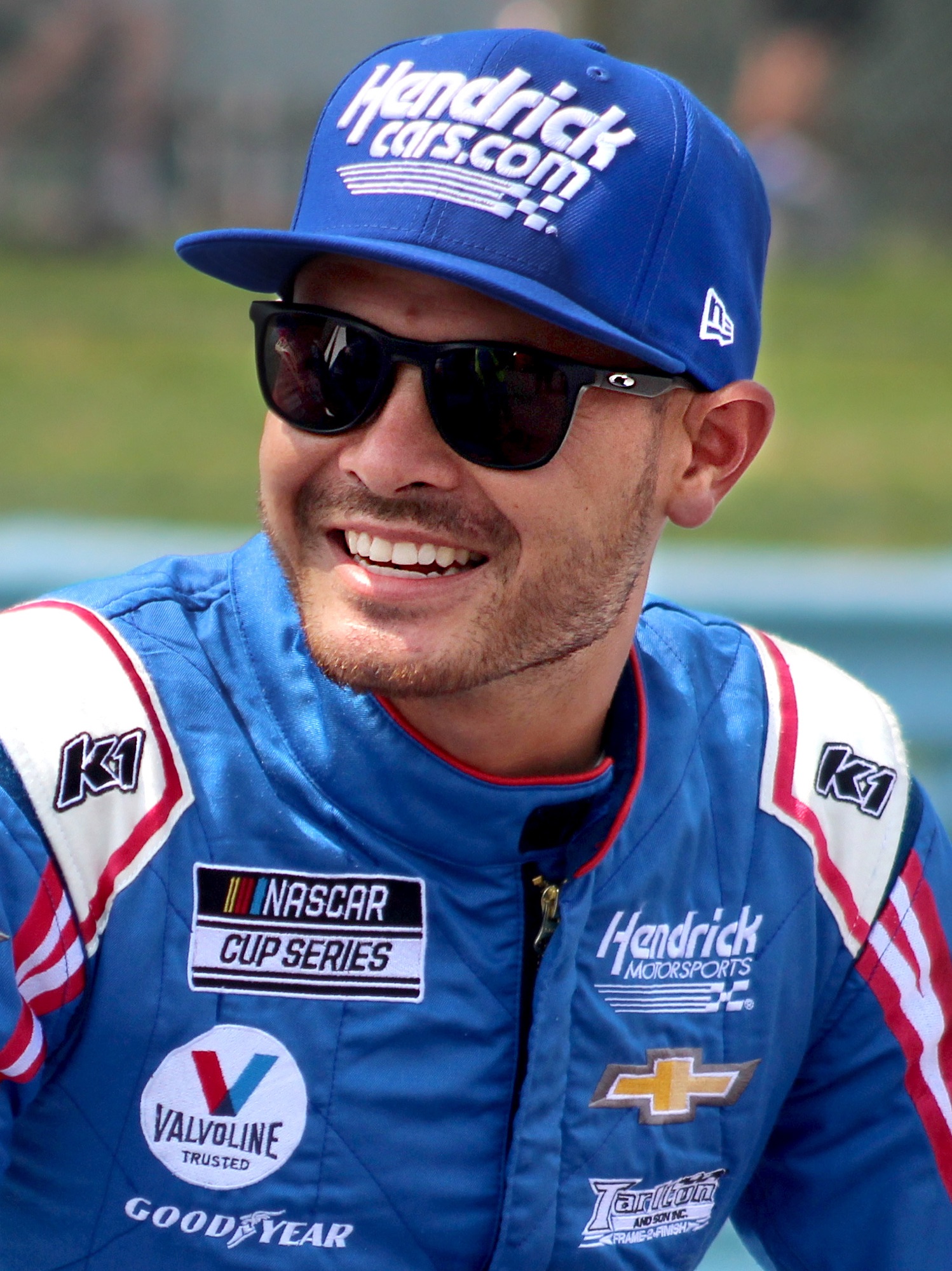 Kyle Larson Secures Strong Starting Position at Kansas After Impressive Qualifying