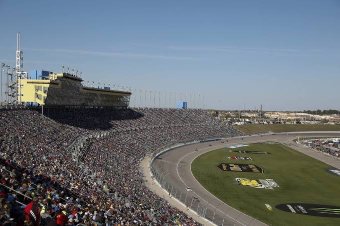 “Drivers Speak Out After Ross Chastain’s Stunning Kansas Victory Shakes Up the NASCAR Playoffs”