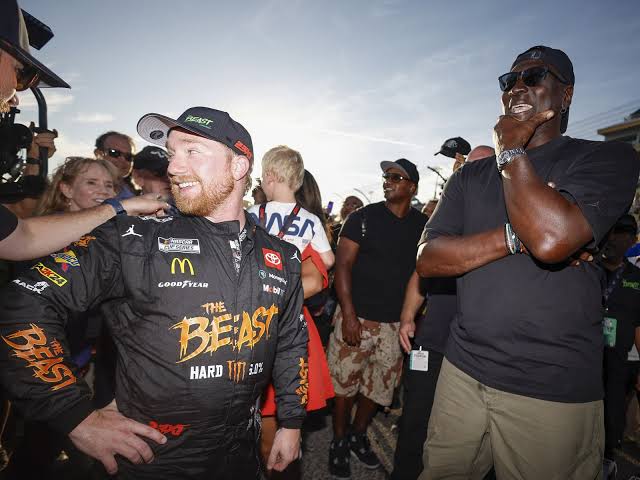 Tyler Reddick’s Heroic Move Sparks Michael Jordan’s Legal Battle in NASCAR Championship Spotlight