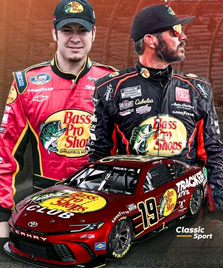 “Martin Truex Jr. Unveils Throwback Paint Scheme Honoring 2004 Cup Debut at Phoenix!”