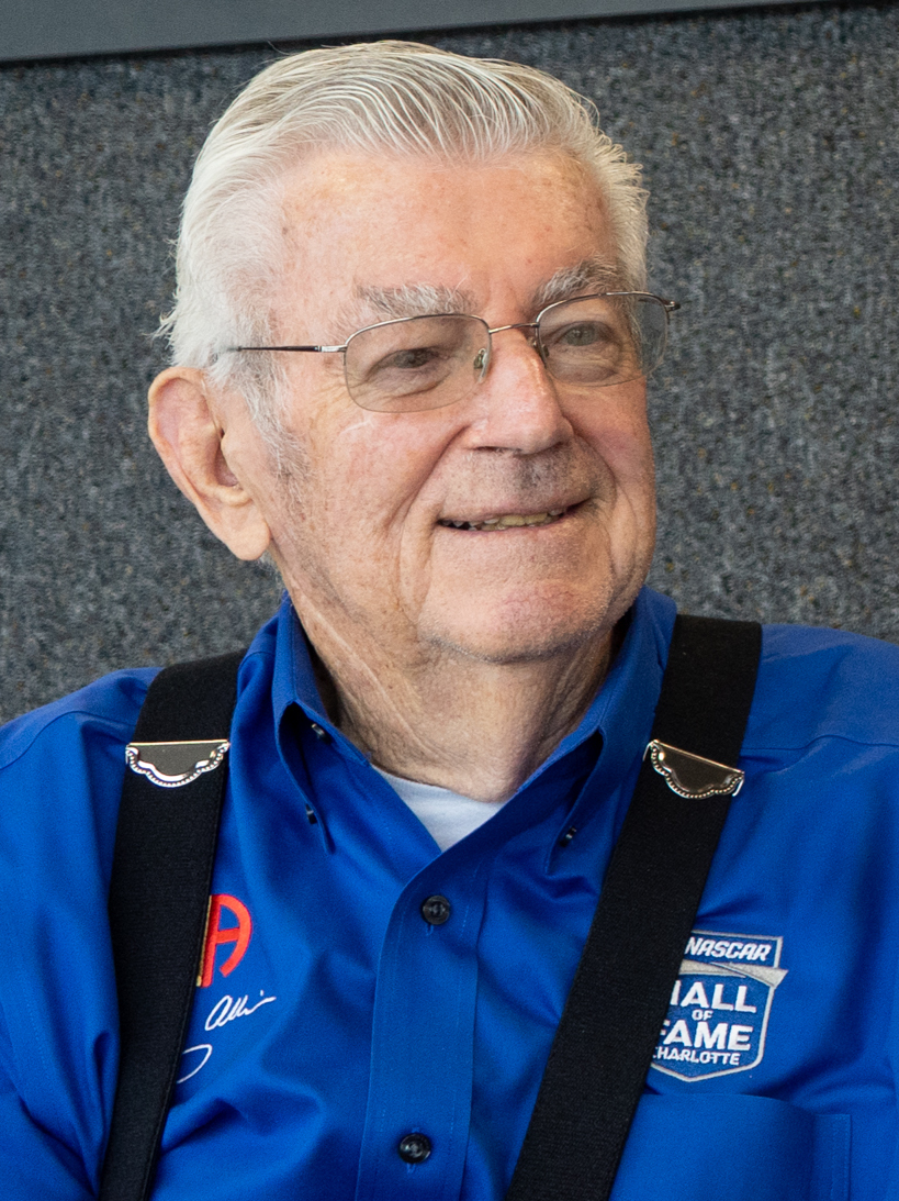 “The Untold Story of Bobby Allison: NASCAR Legend’s Legacy and the Cause of His Passing”<br>