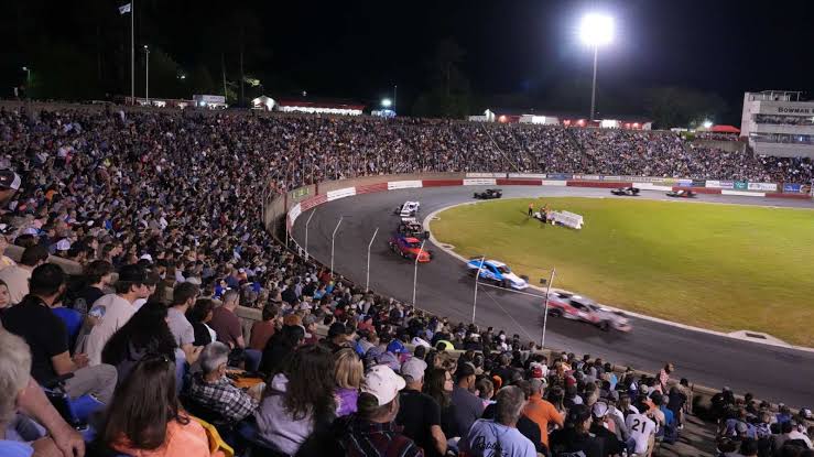 “NASCAR Insider Defends Bowman Gray’s Historic Comeback Amid Growing Backlash”