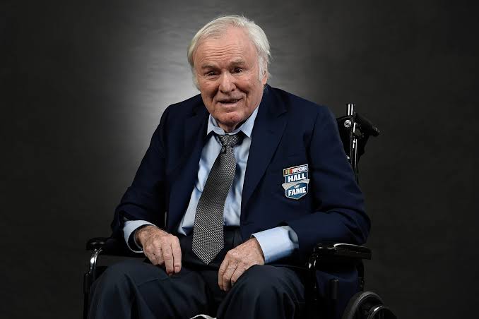 “Tragic News: NASCAR Hall of Famer Passes Away at 89”