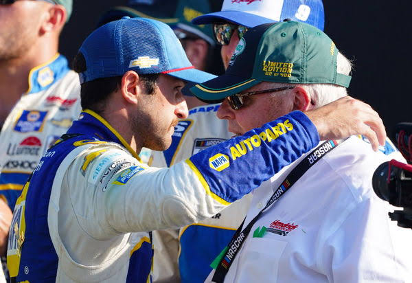 “Rick Hendrick’s Fear Looms: Is Chase Elliott Dodging the Snowball Derby Due to Past Injuries?”