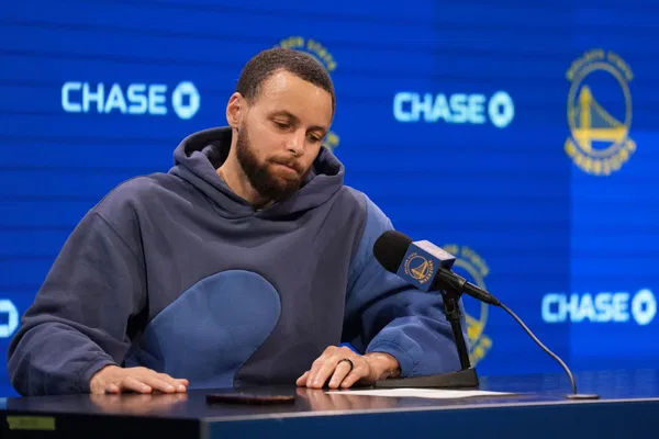 AI Predicts Stephen Curry’s Shocking Trade Request Following Alarming Warriors Reality Check